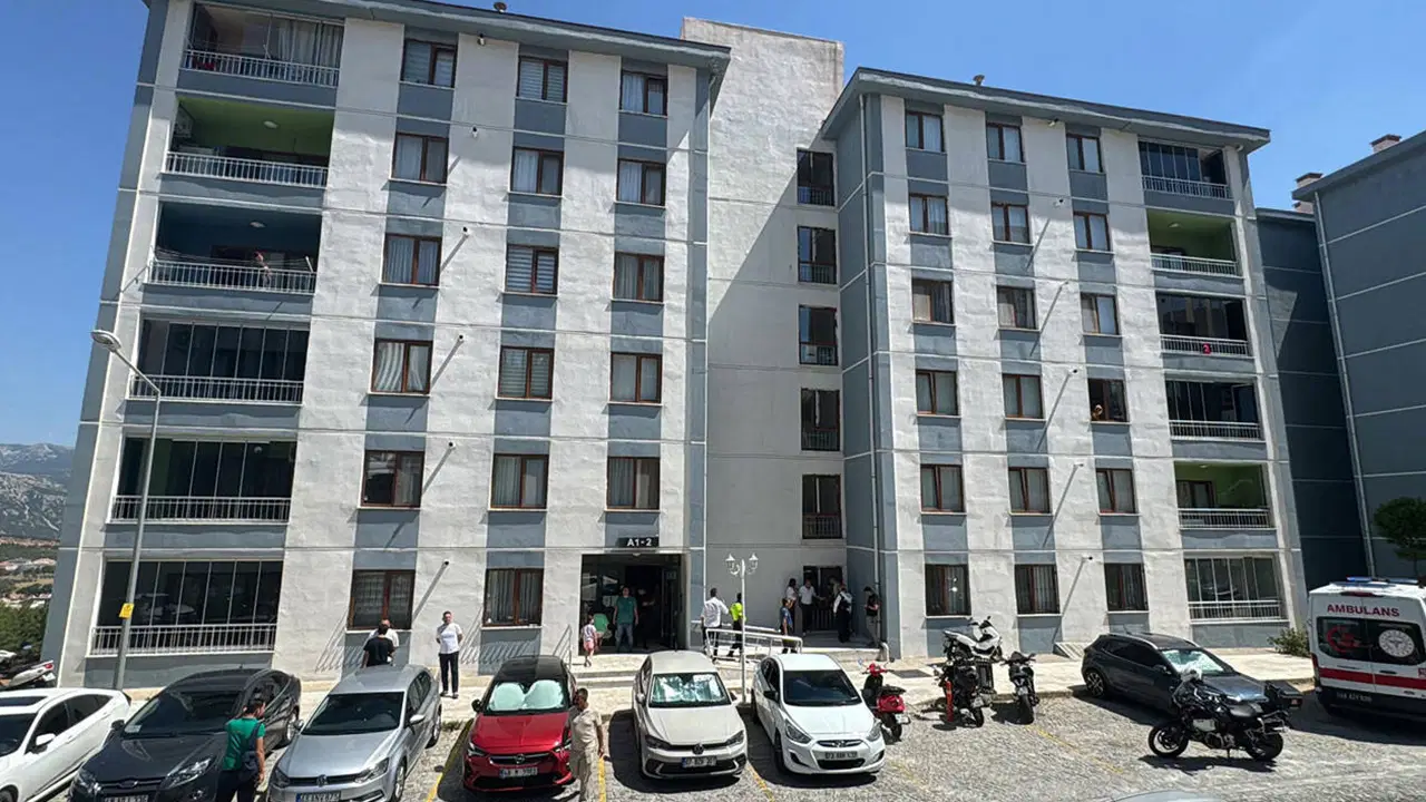 Muğla'da sır olay... Aynı evde iki kişi ölü bulundu: 'Cinayet' ve 'intihar' şüphesi