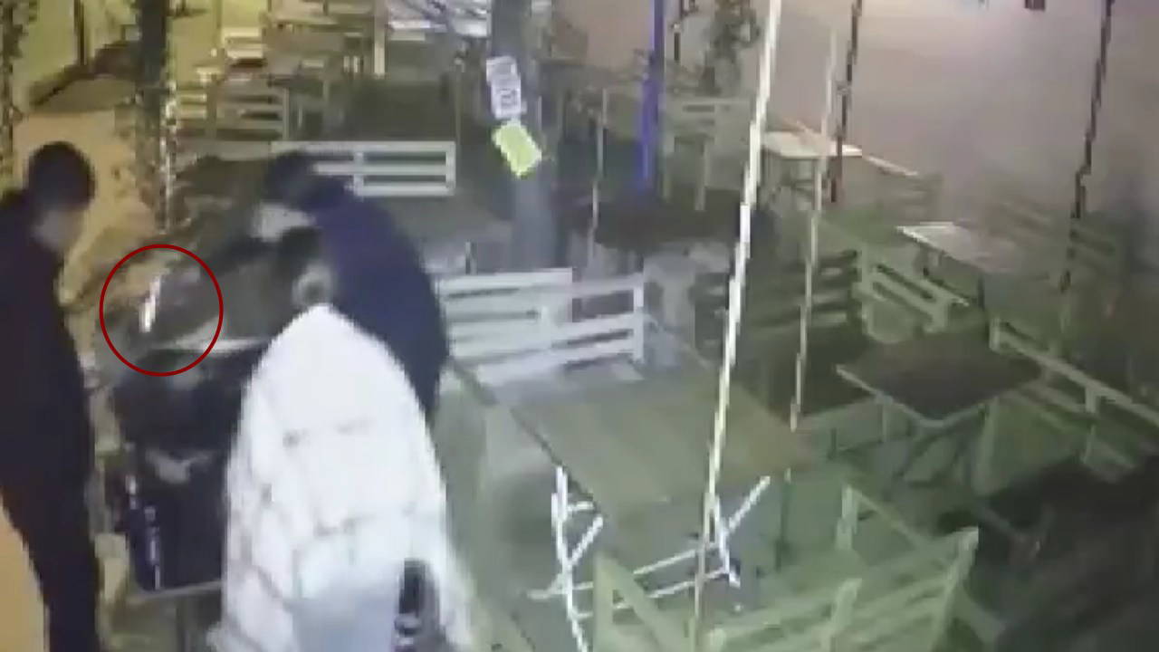 Kadının kafasına 'tabanca' dayayan şahsa gözaltı