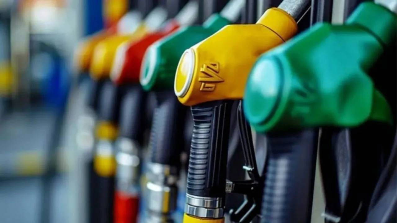 Benzin fiyatlarına zam geldi: Rakamlar 50 TL'yi aştı!