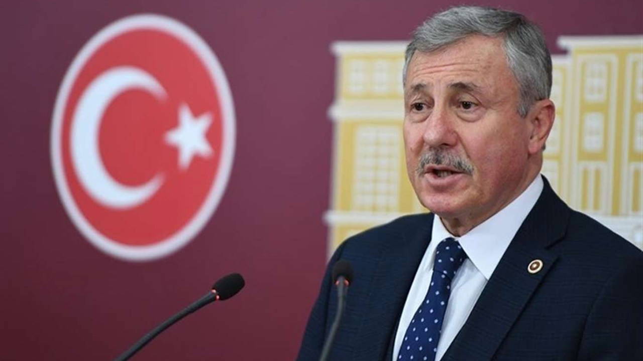 Selçuk Özdağ'dan bayram ziyaretinde 'anayasa' açıklaması: Geçmişte evet oyu verdiğim için pişmanım ve milletimden özür diliyorum