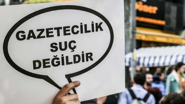 MÜSİAD programında gazeteciye müdahale iddiası: Basın mensupları salonu terk etti