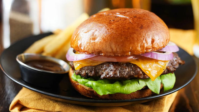 Maliyet baskısına dayanamadı: Ünlü hamburger markası piyasadan çekildi