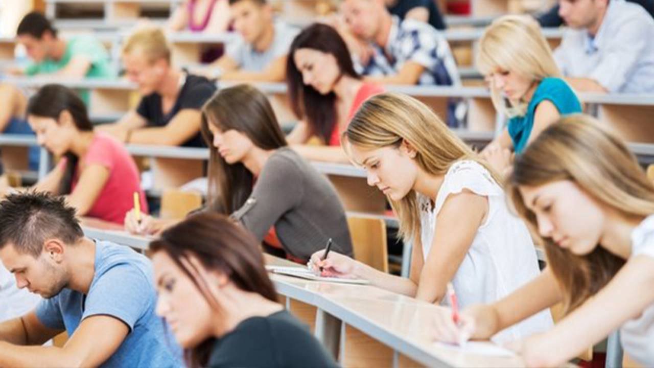 Üniversiteliye 'eğitim seti' tuzağı!