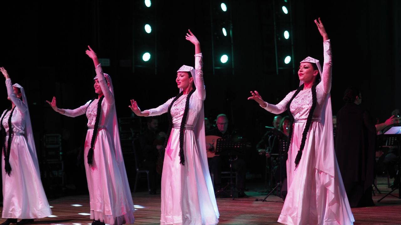 İzmir Devlet Türk Dünyası Dans ve Müzik Topluluğu'ndan 29 Ekim özel konseri