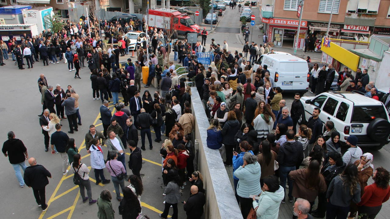 Kartal Belediyesi'nde deprem tatbikatı başarıyla gerçekleştirildi