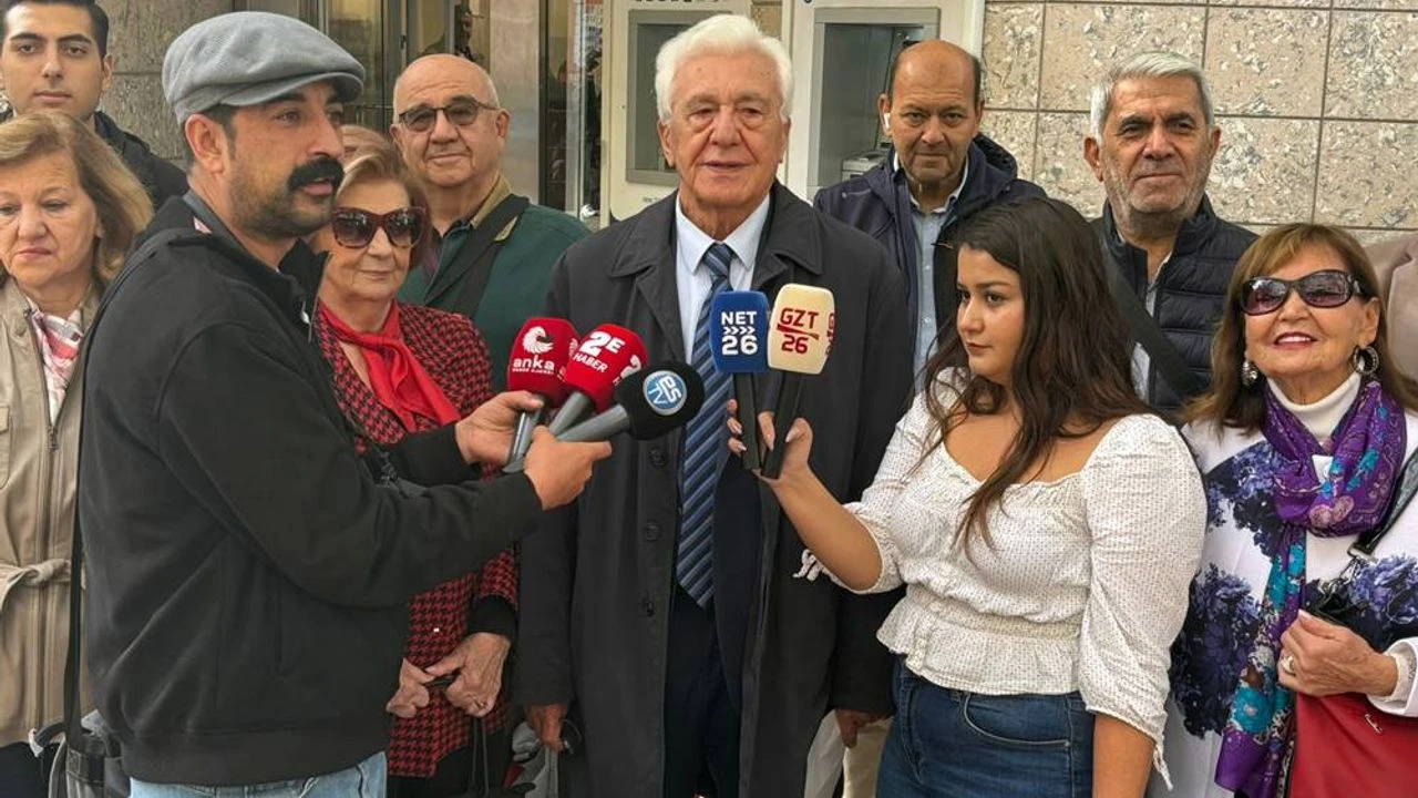 Eskişehir'de Cumhuriyet'e dayanışma mesajı... Azmi Kerman: 'Cumhuriyet'e, Cumhuriyet Gazetesi'ne sahip çıkalım' 