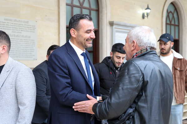 Manavgat Belediye Başkan Vekili Çiçek, bayramın ilk gününde yurttaşlarla bir araya geldi