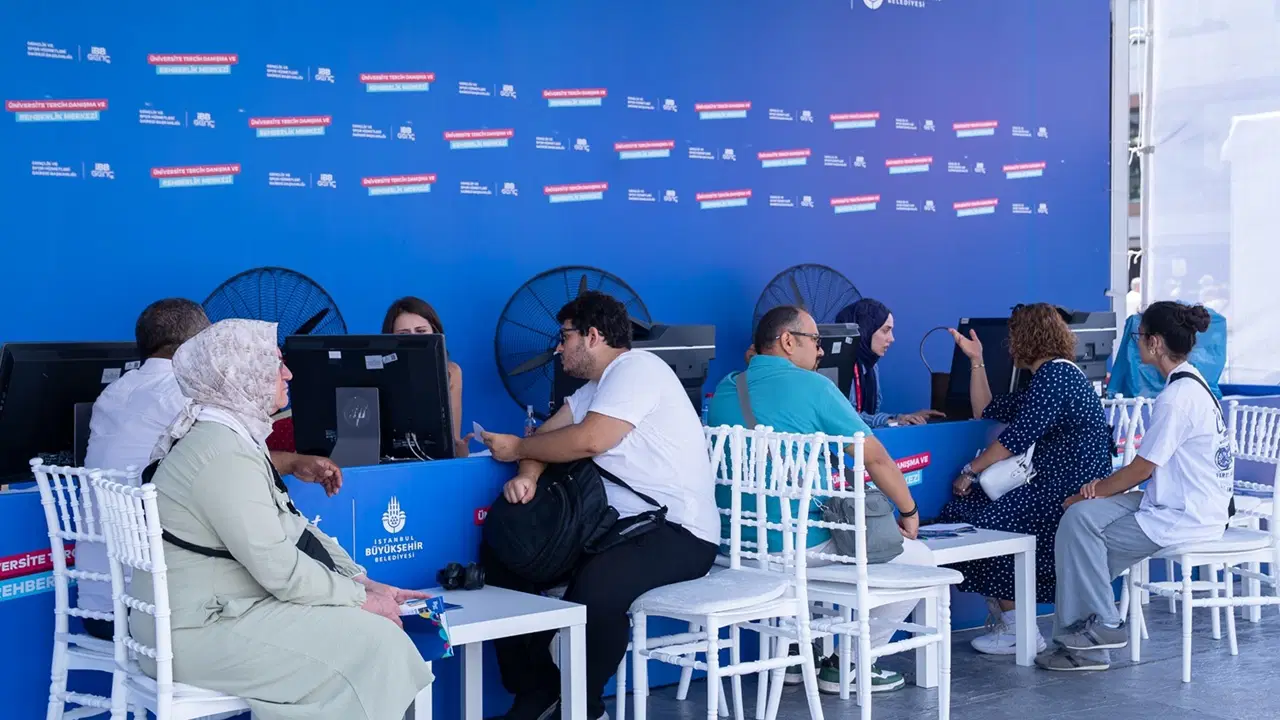 İBB’den binlerce gence üniversite tercih desteği