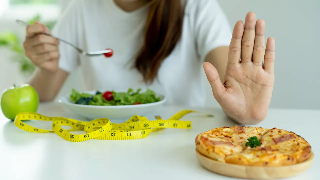 Yaz mevsimi öncesi diyet uyarısı: Yanlış yöntemler sağlığı tehdit ediyor