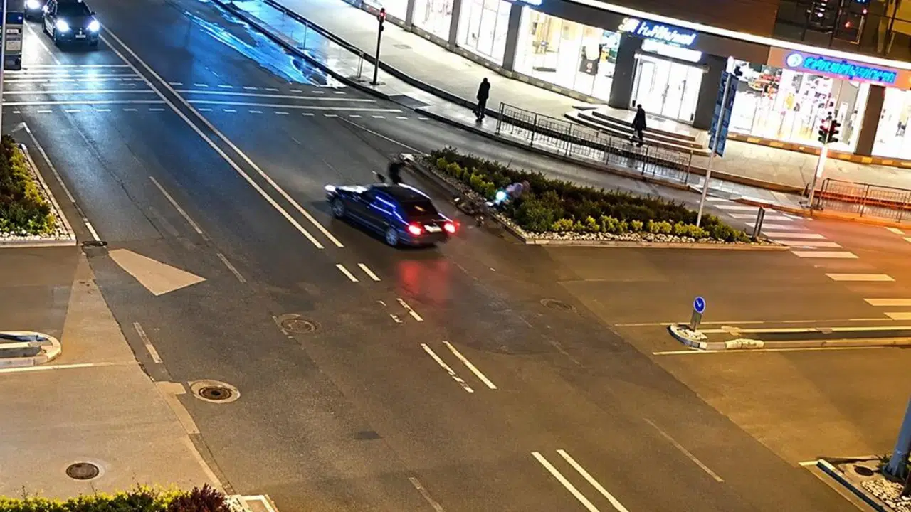Trajik Çarpışma: Motosikletçi İçine Girerek Yaralandı
