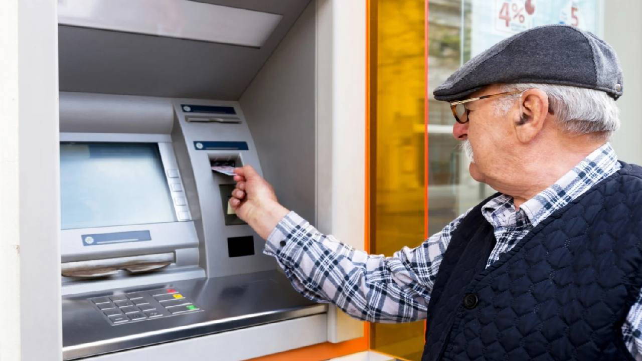 Yargıtay'ın 'tüketici kredisi' kararı Resmi Gazete’de... Bankalar emekli maaşına bloke koyabilecek!