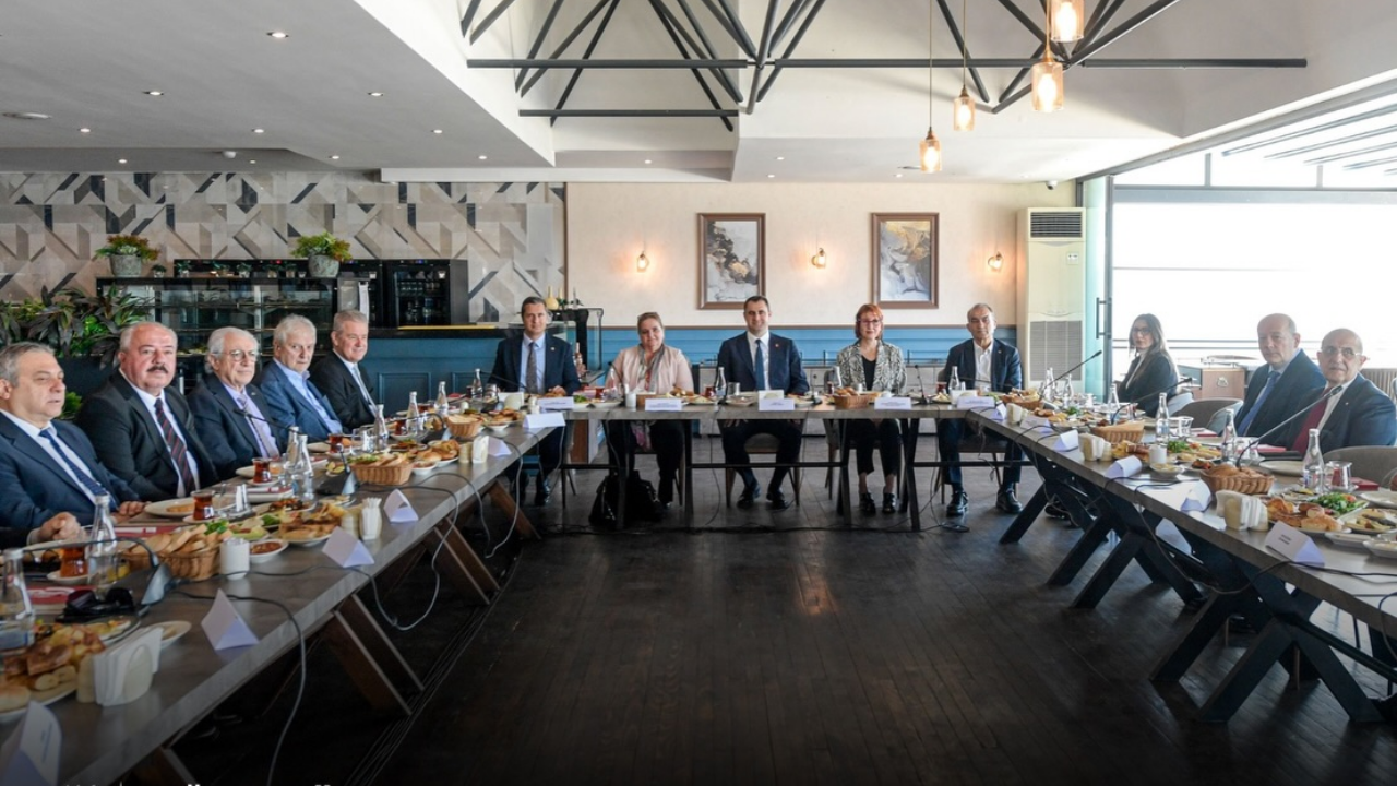 CHP, İzmir’in iş dünyası ile bir araya geldi