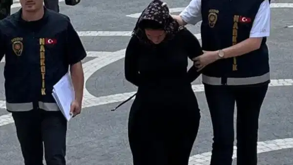 Tutuklu oğlunu ziyarete gitti, üzerinden 18 uyuşturucu hap çıktı