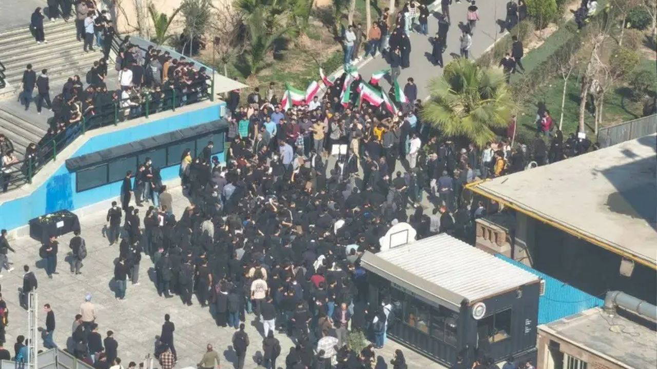 İran’da üniversite protestoları yeniden alevlendi