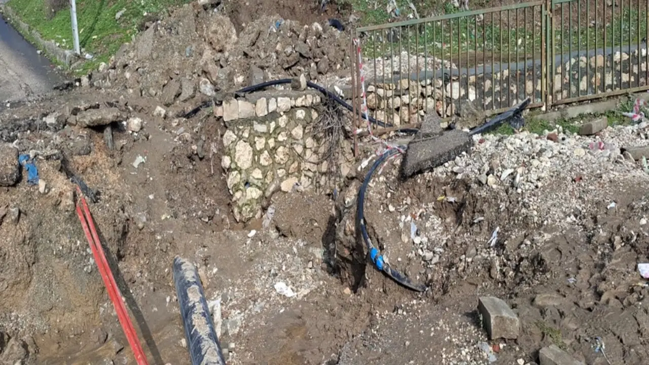 Kuvvetli yağış nedeniyle menfez köprü çöktü