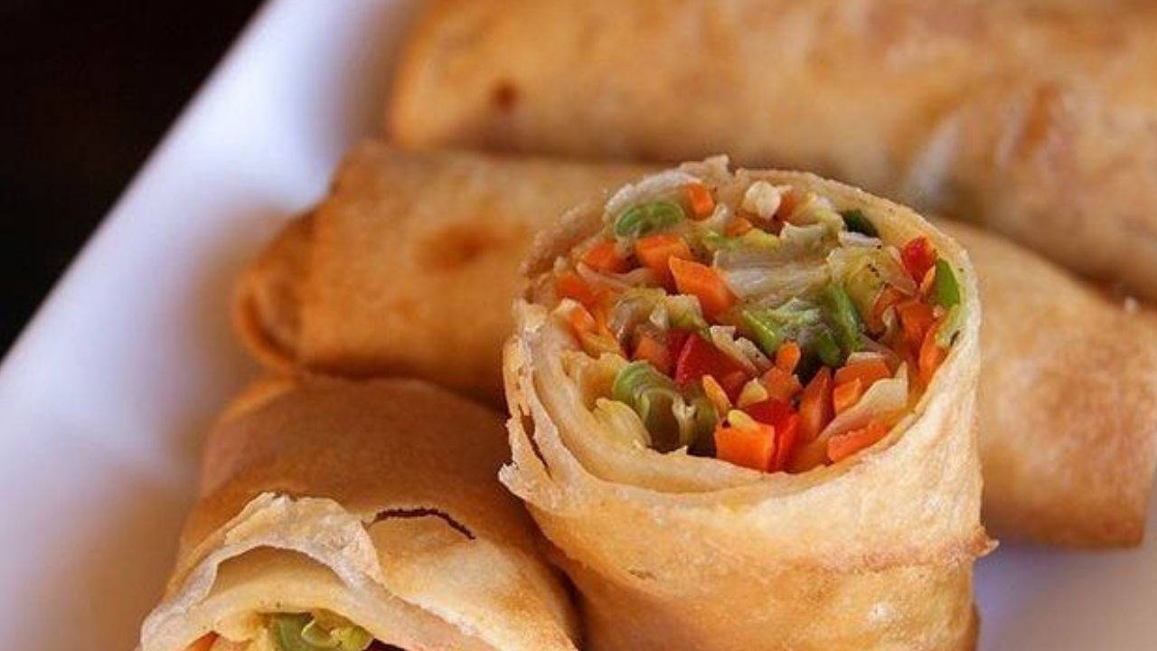 5 dakikada hazır: Pirinç yufkasıyla pratik sebzeli rulo tarifi