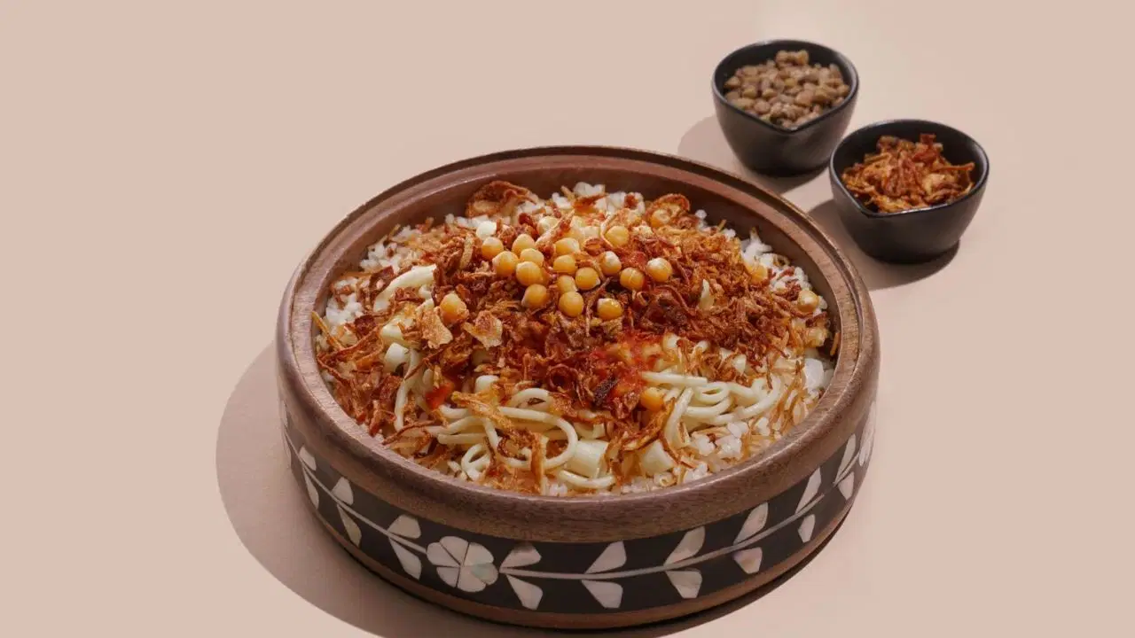 Mısır sokaklarının tarihi lezzeti: Koshari tarifi