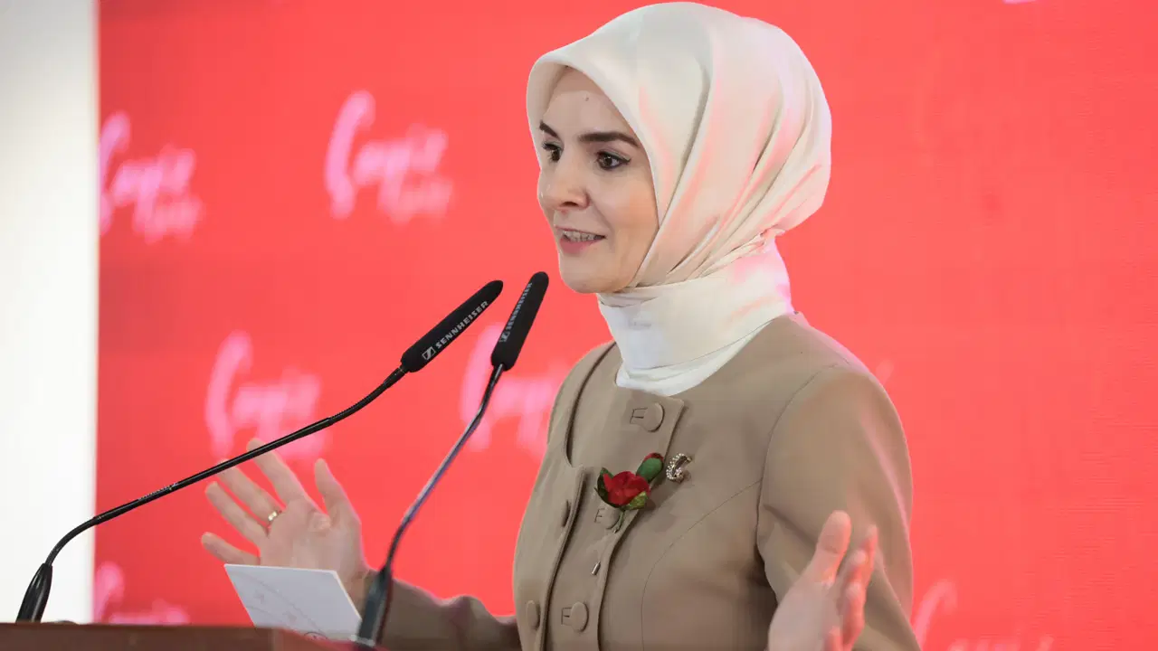 Bakan Göktaş'tan 'evlilik' sözleri: Ekonomik krizi unuttu!