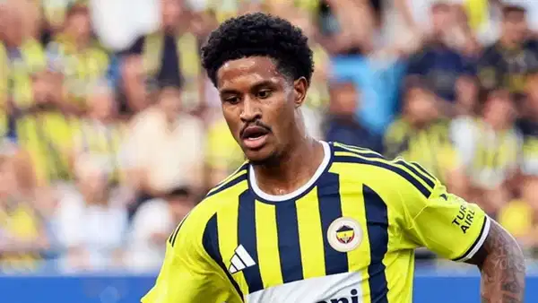 İtalyan basınından dikkat çeken iddia: Fenerbahçe'de Jayden Oosterwolde gelişmesi