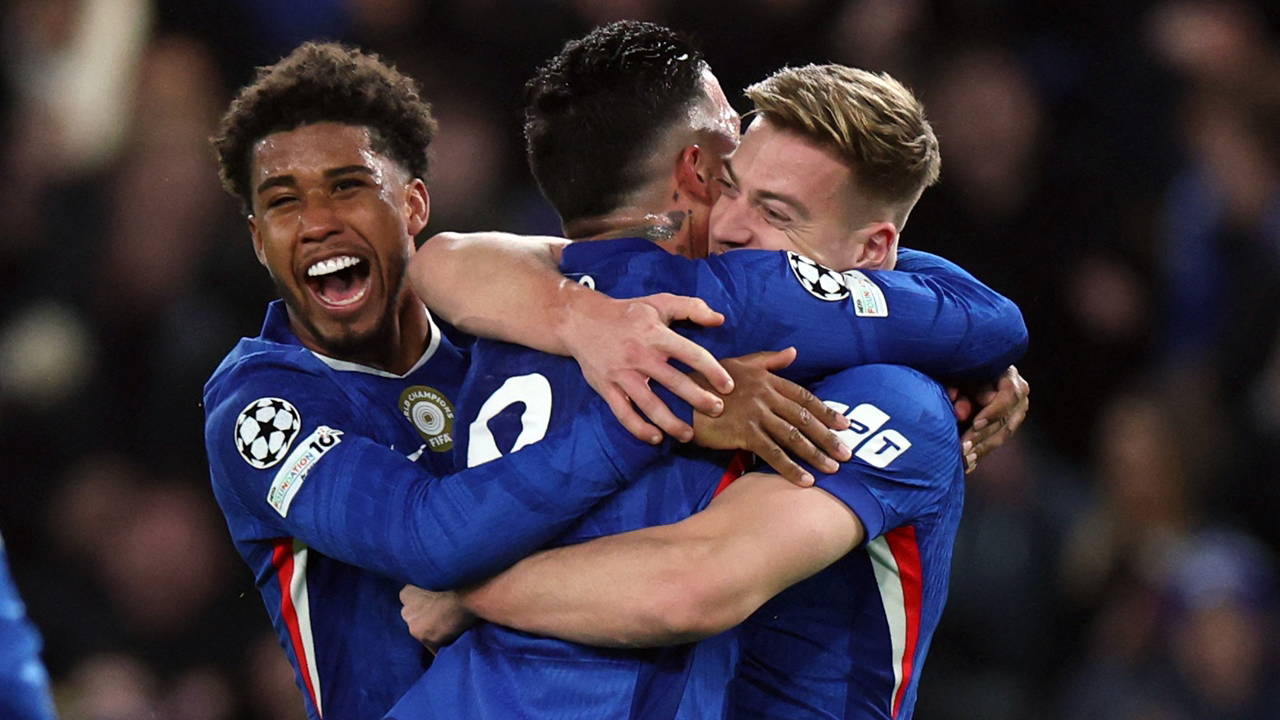 Chelsea, 10 kişi kalan Barcelona'ya acımadı!