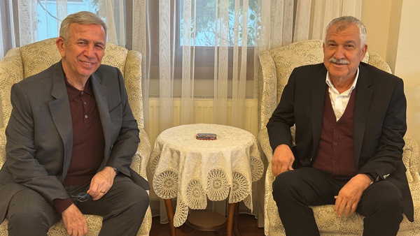 Mansur Yavaş'tan Zeydan Karalar'a ziyaret: 'Zor zamanların ardından dimdik durdu'