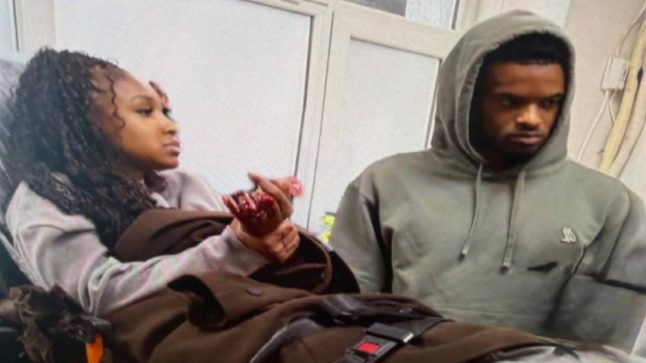 Fenerbahçeli futbolcu Nelson Semedo'nun eşini taşıyan minibüs kaza yaptı