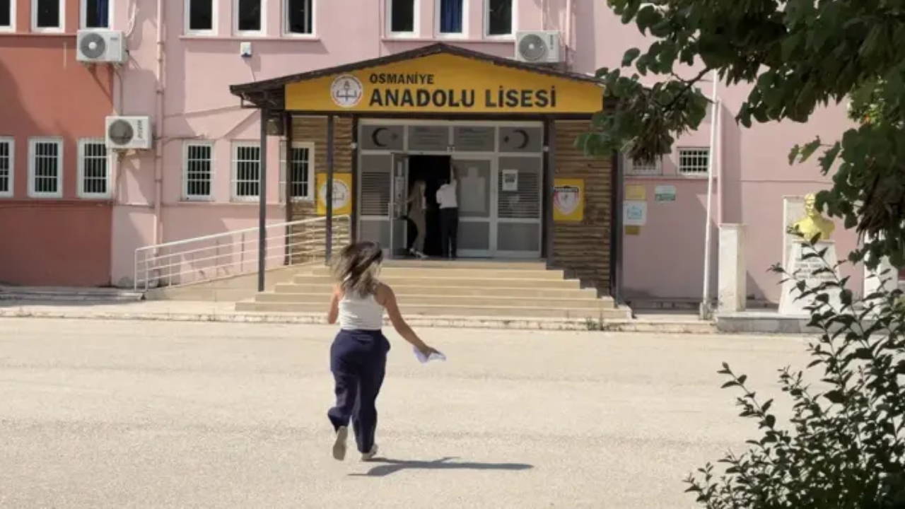 Geciktiği gerekçesiyle AYT'ye alınmayan Rümeysa İşçi: 'Tüm emeklerim çöp oldu'