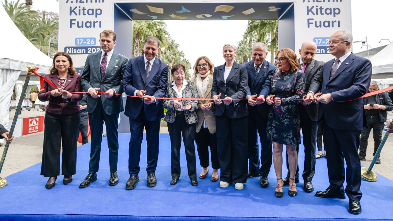 İZKİTAP, kapılarını açtı