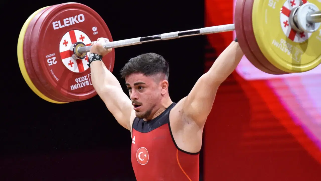 Kaan Kahriman, Avrupa Halter Şampiyonası'nda gümüş madalya aldı!