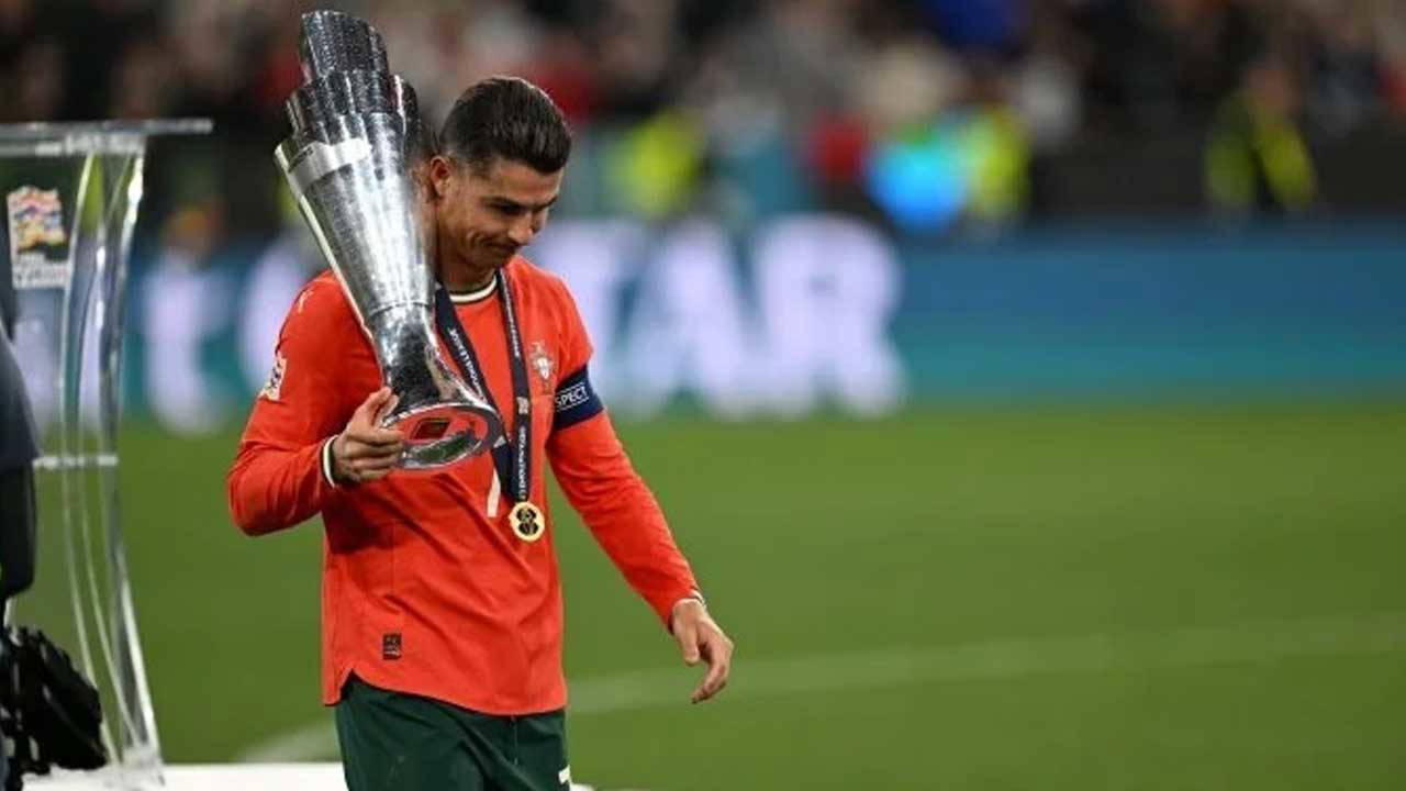 UEFA Uluslar Ligi final maçında bir taraftar hayatını kaybetti