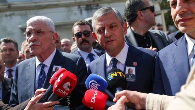 Özgür Özel Cindoruk'un cenazesinde konuştu