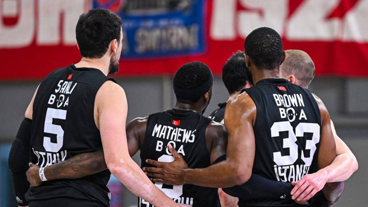 Yunan taraftarların ırkçı pankartına 4 bin Euro ceza! 