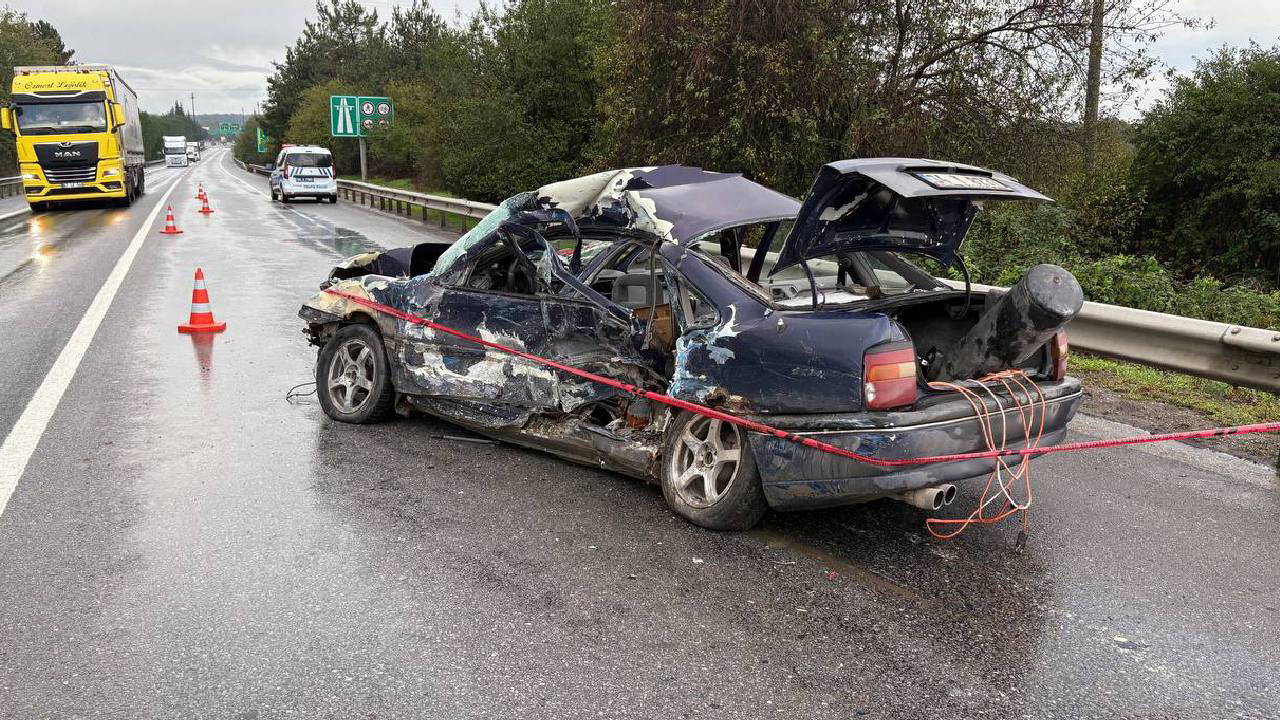Sakarya'da feci kaza... Ölü ve yaralılar var!