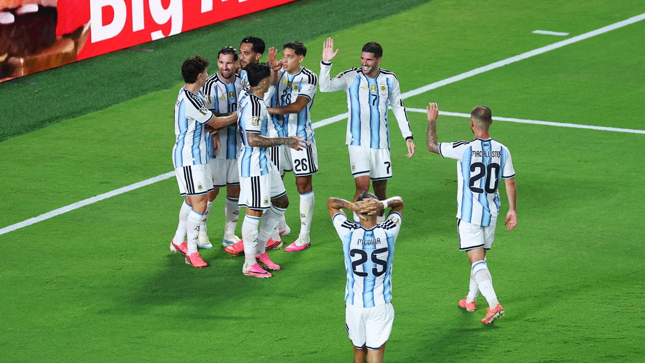16 golle rekora ortak oldu... Dünya basını Lionel Messi'yi konuşuyor