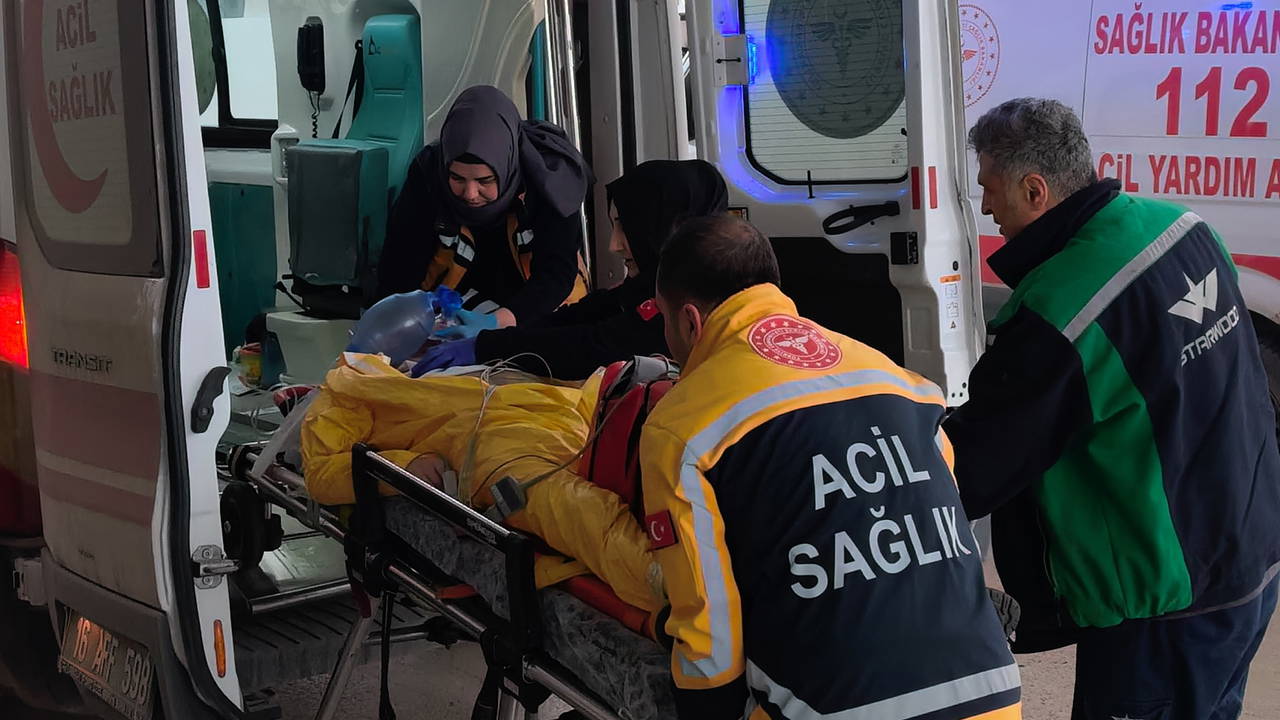 Bayılan arkadaşının ardından yarım kalan temizlik için kazana girince zehirlenip öldü