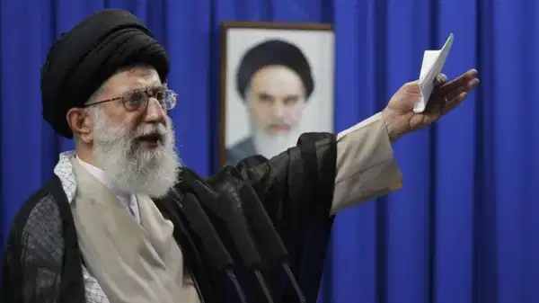 Hamaney'den protestolarla ilgili ilk açıklama: 'Ajanlara izin vermeyeceğiz!'