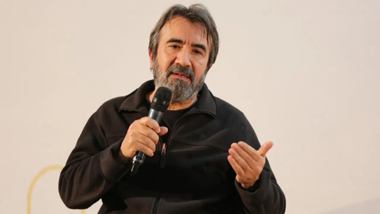 Zeki Demirkubuz'dan Beşiktaş'a tepki: 'Yakışık alıyor mu?'