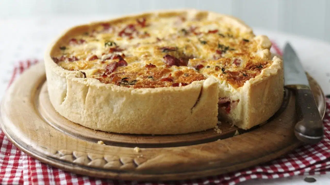 Kremalı Fransız lezzeti: Evde Quiche Lorraine nasıl yapılır?