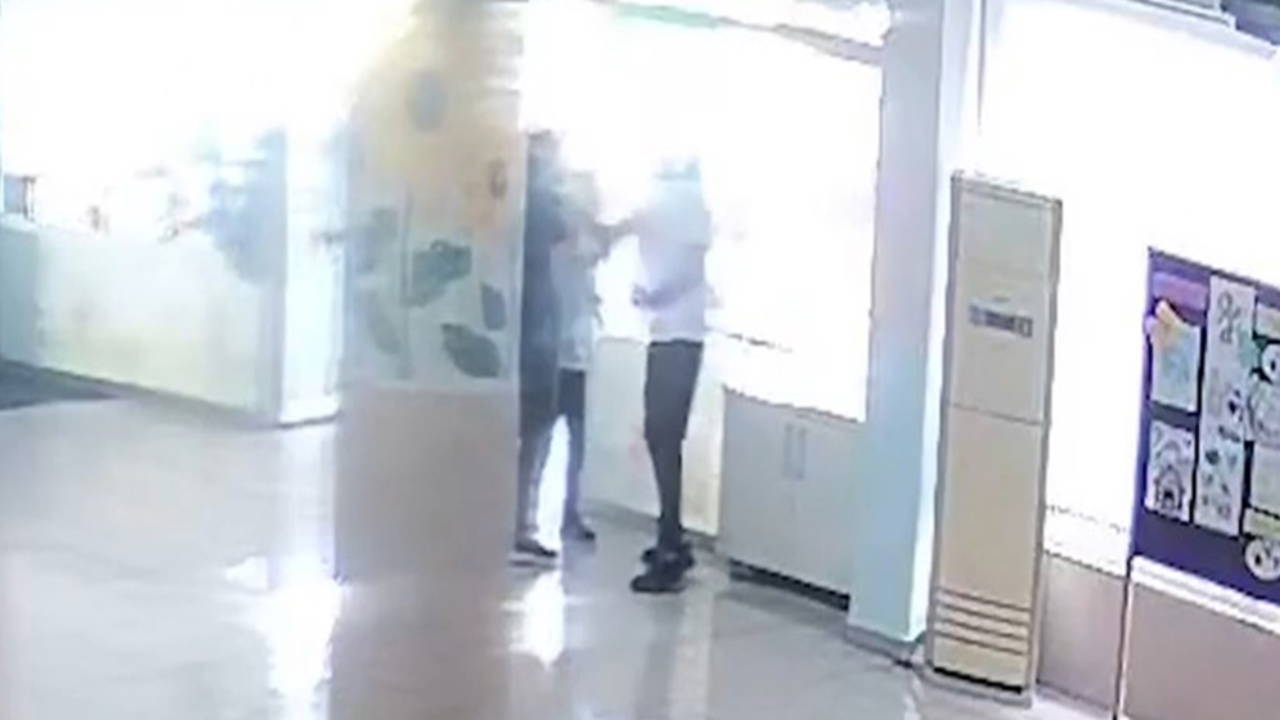 Öğretmene okulda şiddet: O veli tutuklandı!