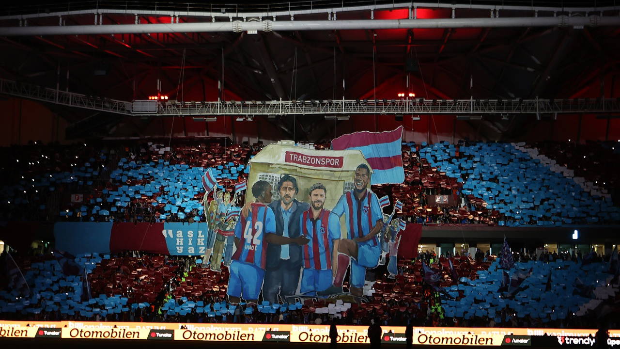 Trabzonspor'dan Galatasaray maçında özel koreografi: 'Paraya karşı emeğin savaşı'