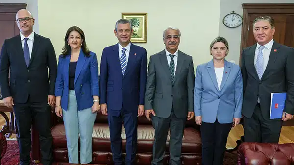 DEM Parti İmralı Heyeti ve CHP görüşmesi başladı