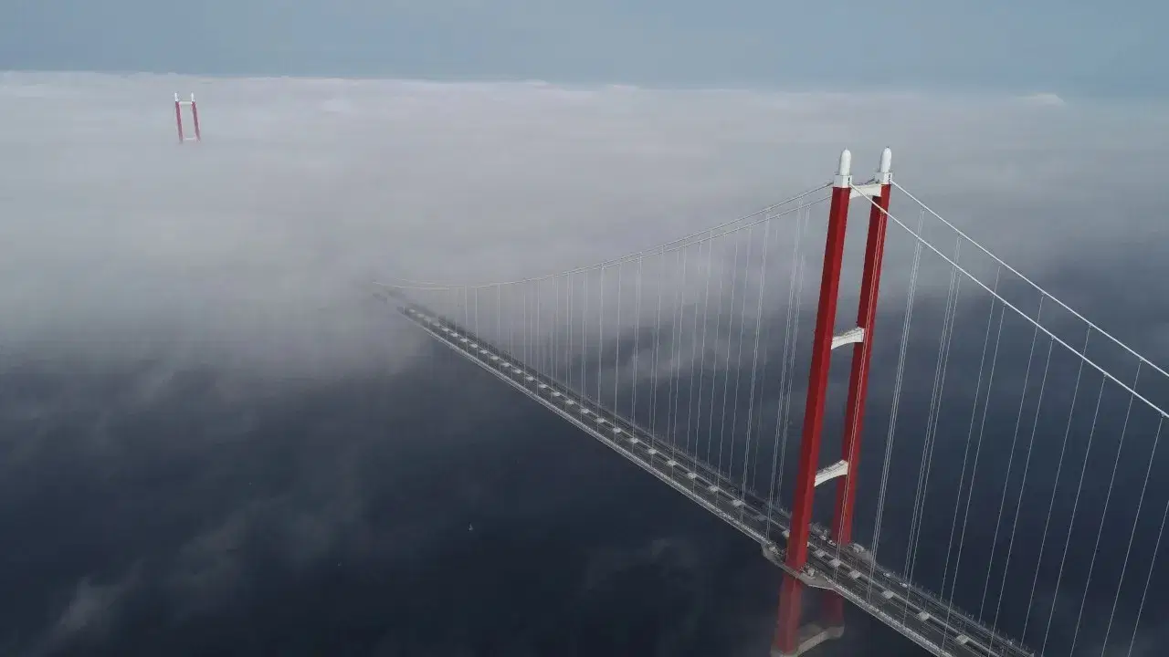 Çanakkale Boğazı sis nedeniyle transit gemi geçişlerine kapatıldı