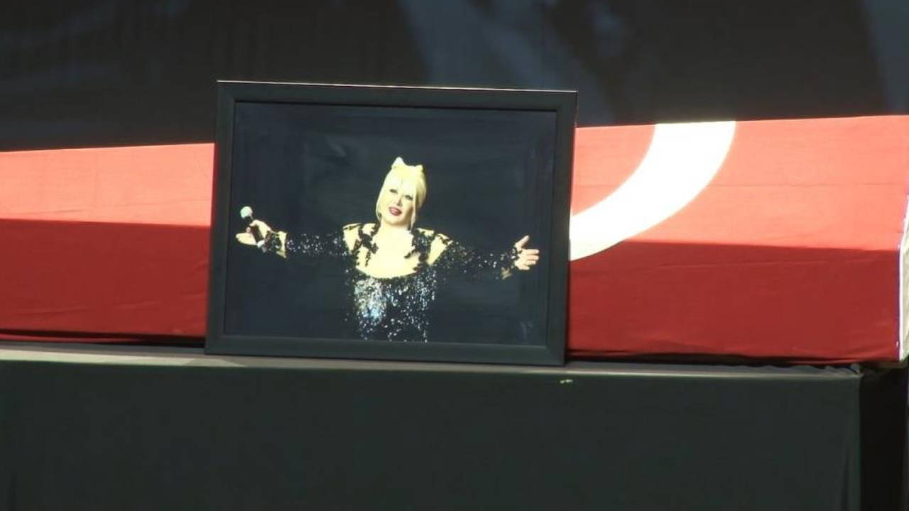 Usta sanatçıya veda: Muazzez Abacı için AKM'de tören düzenlendi