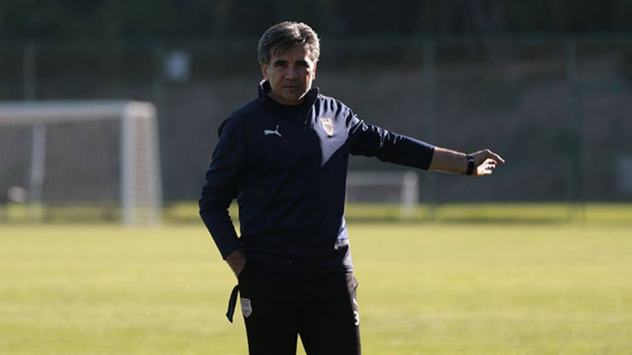 Antalyaspor'un yeni hocası belli oldu!