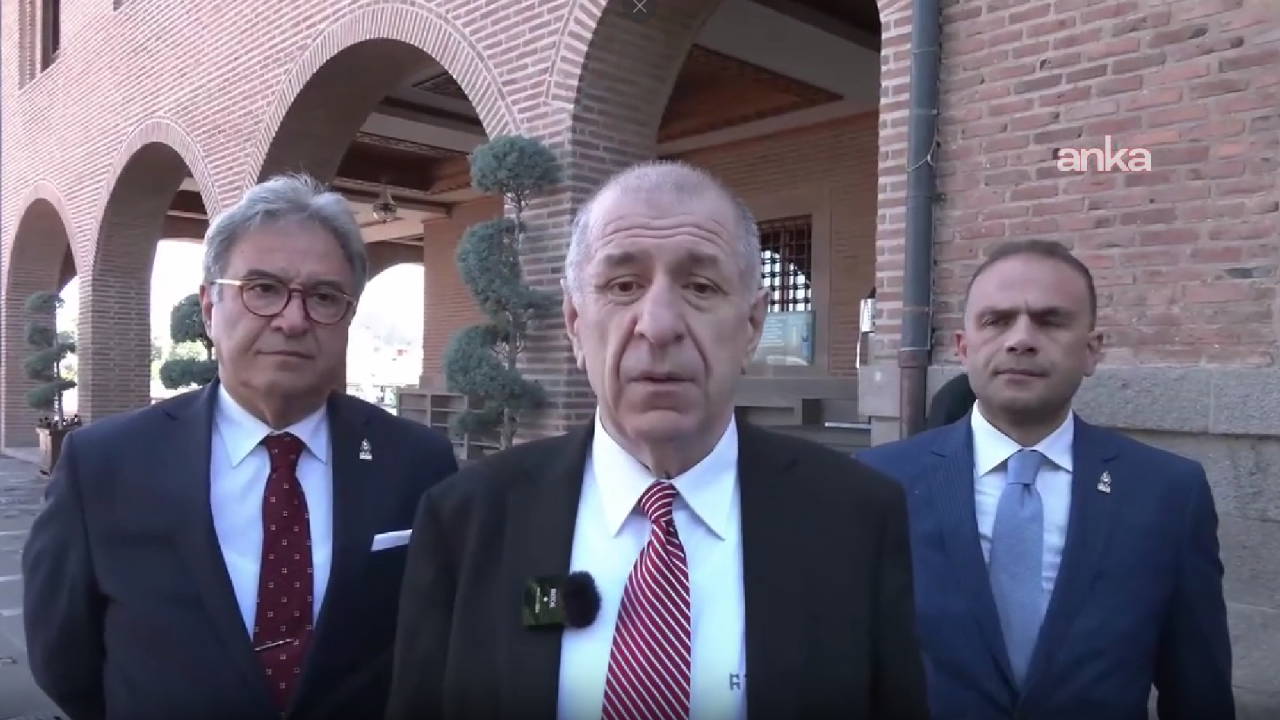 Ümit Özdağ, şükür namazını kıldı