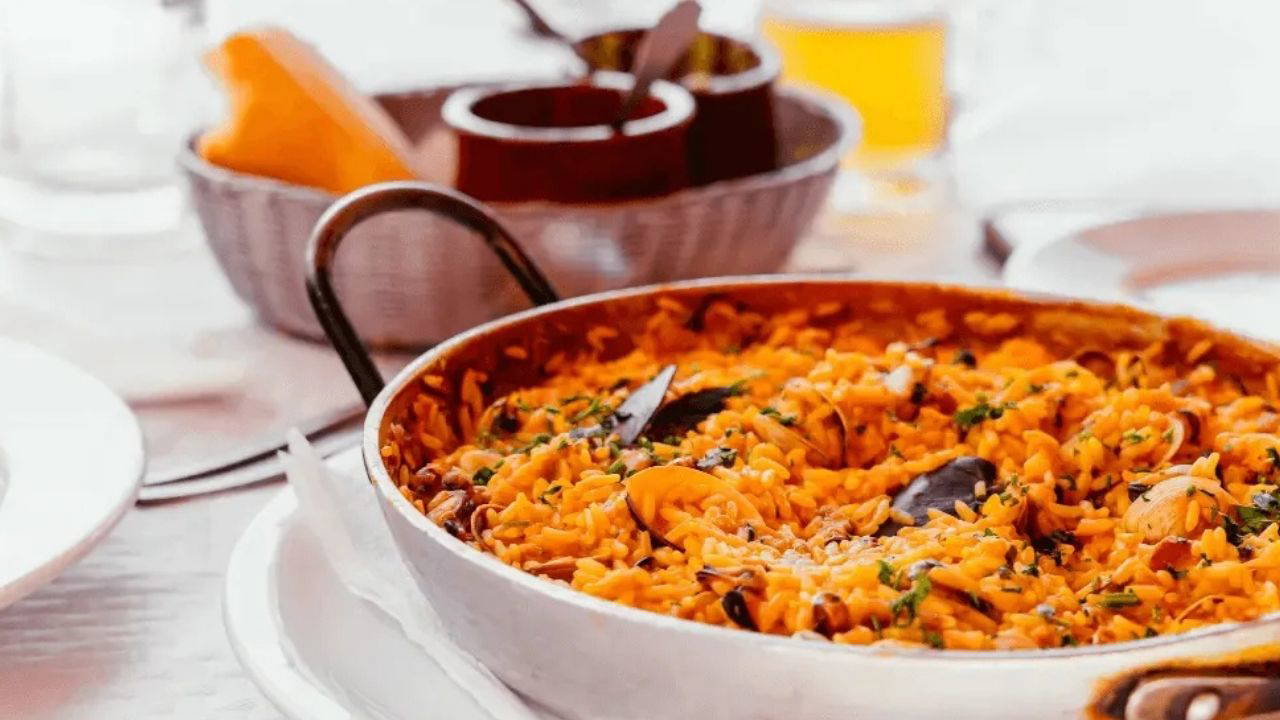 İspanya'nın enfes lezzeti: Paella tarifi
