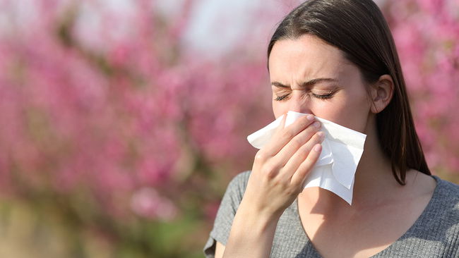 Bahar alerjisi deyip geçmeyin: Körlüğe kadar gidebilir