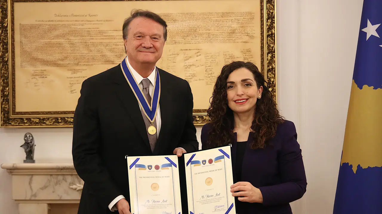 Hasan Arat, Kosova Cumhurbaşkanlığı Onur Nişanı ile ödüllendirildi