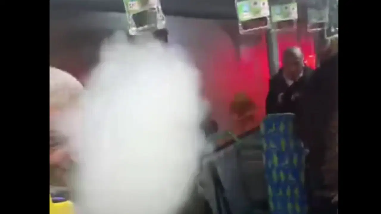 Kadıköy'de otobüste bir yolcu biber gazı sıktı