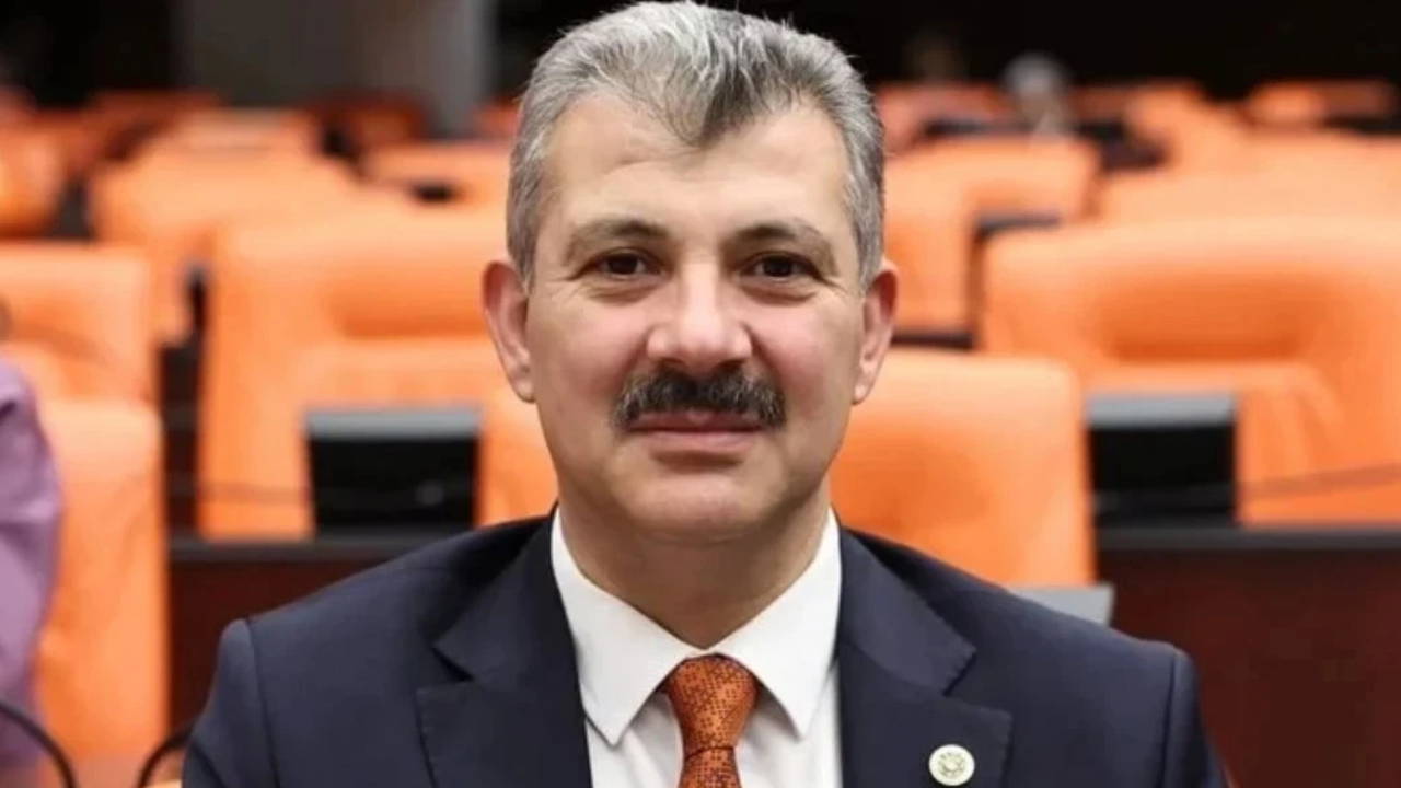 CHP'li Akdoğan, AKP'li ismin fakirlik belgesi alan eşine hakimin tepkisini anlattı
